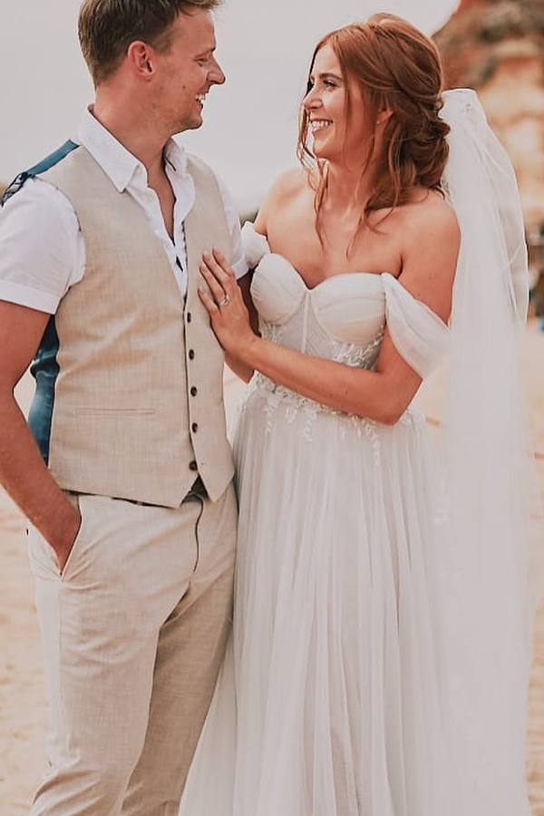 Off-the-Shoulder Strapless Appliques Lace A-Line Wedding Dresses
