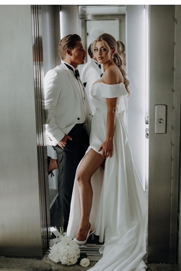 Off the shoulder Boho White Chiffon Wedding Dresses