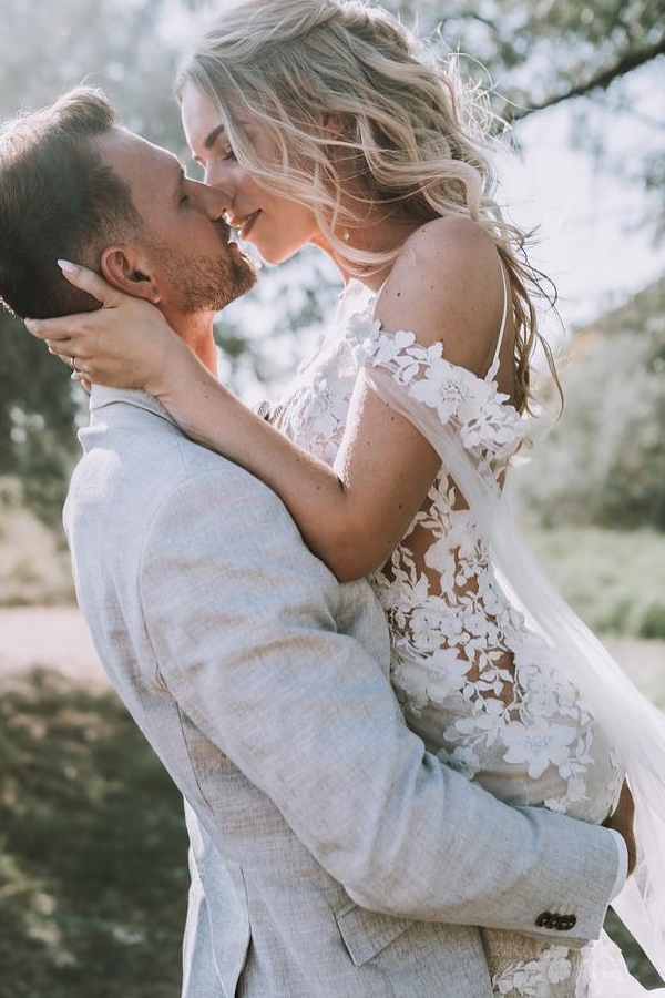 Sexy Spaghetti Straps Appliques Lace Mermaid Wedding Dresses