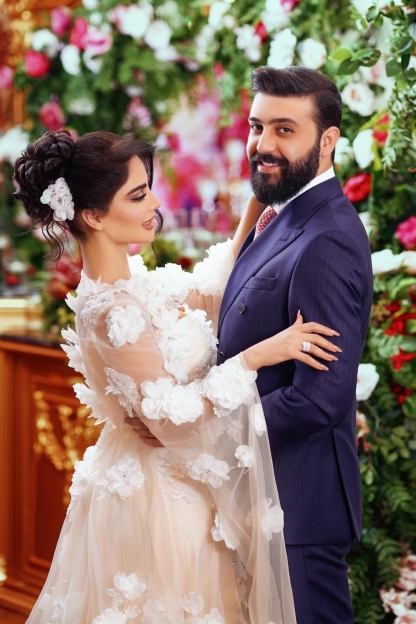 Square Neckline A-Line Tulle Appliques Lace Wedding Dresses Long Sleeve