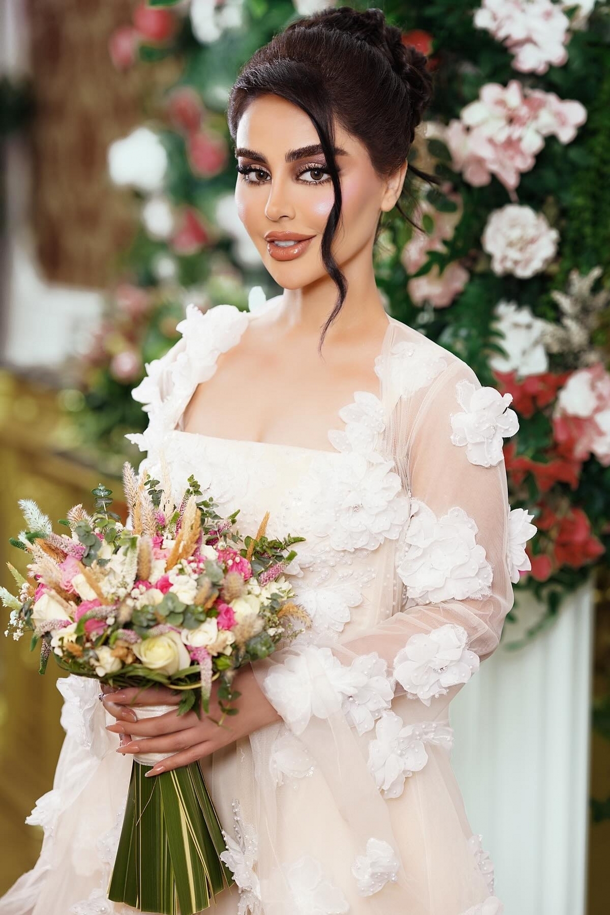 Square Neckline A-Line Tulle Appliques Lace Wedding Dresses Long Sleeve