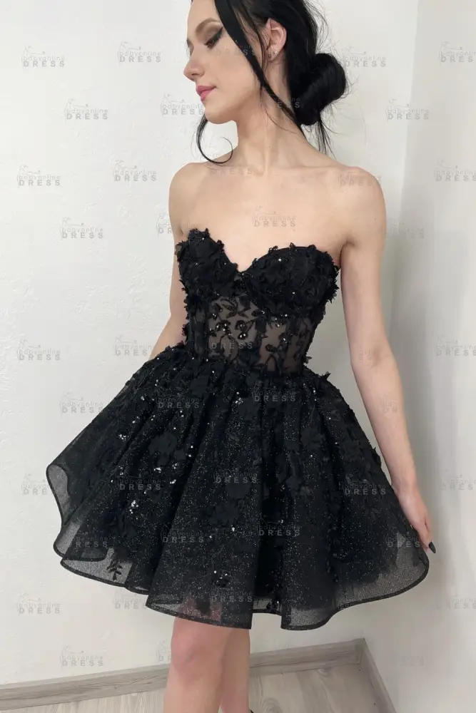 Sweetheart Strapless Appliques Lace A-Line Short Wedding Dresses