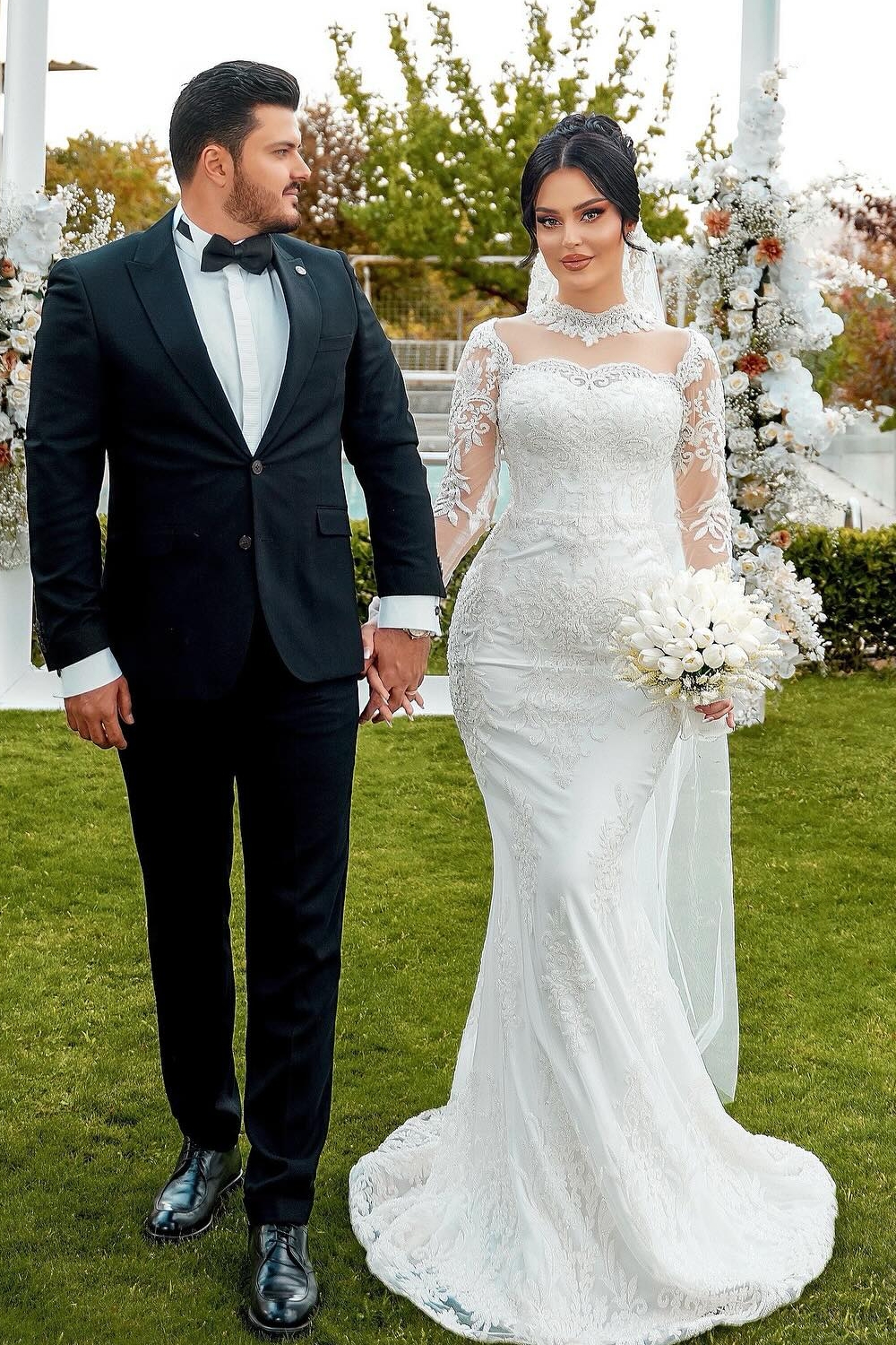 Unique Sweetheart Tulle Appliques Lace Mermaid Wedding Dresses Long Sleeve