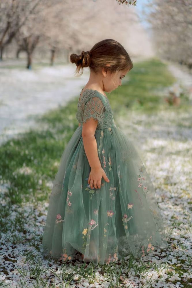 Beautiful Sage Long Ball Gown Tulle Embordery Flower Girl Dresses