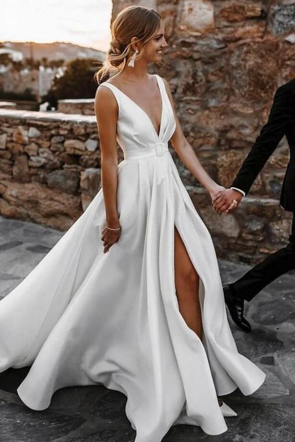 Elegant White Sleeveless V-neck Ivory Front split Wedding Dress