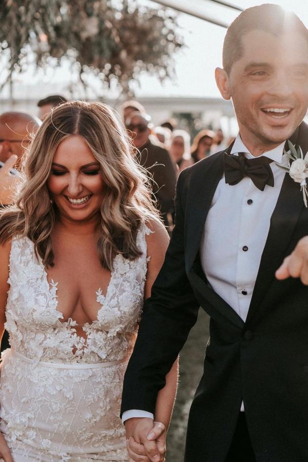 Elegant V-Neck Sleeveless Floral Lace Mermaid Wedding Dress