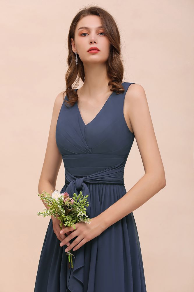 Chic Sleeveless A-line Bridesmaid Dress V-Neck Side Slit Formal Party Dress