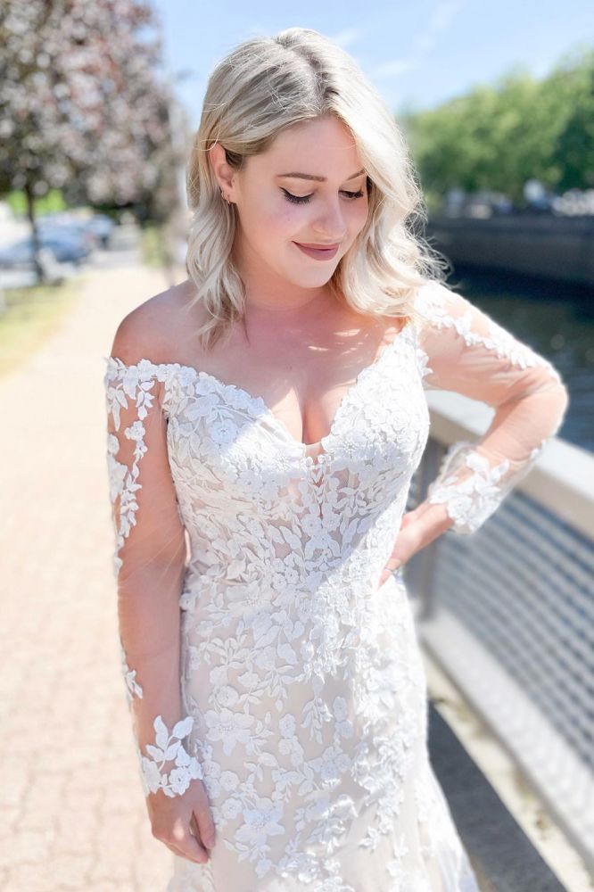 Off-the-Shoulder Sweetheart Floral Lace Mermaid Wedding Dress With Long Sleeves