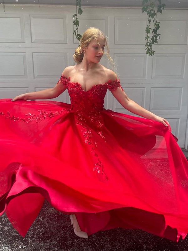 Off the shoulder burgundy sweetheart lace prom dress