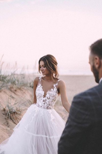 V-neck Elegent Boho A-line Tulle Wedding Dresses