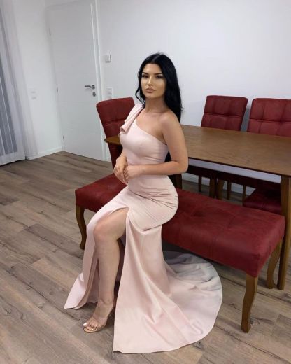 Satin One-shoulder Split Front Floor-Length Prom Dress