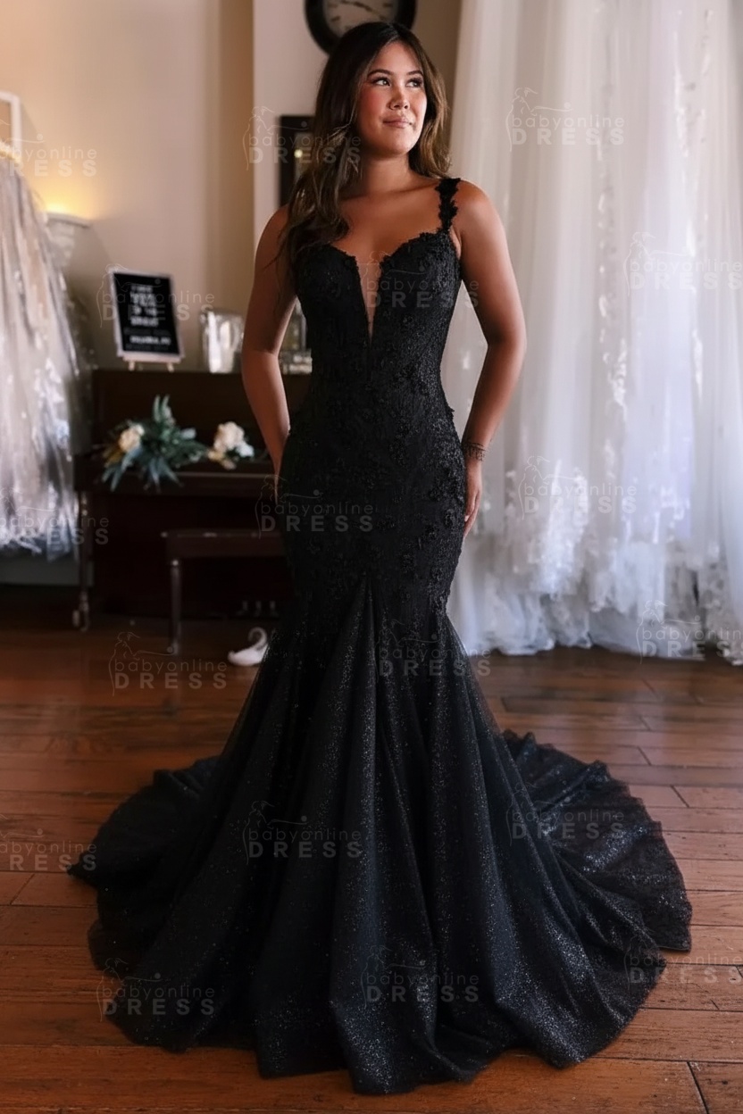Sweetheart Mermaid Lace Wedding Dress with Floral Appliques