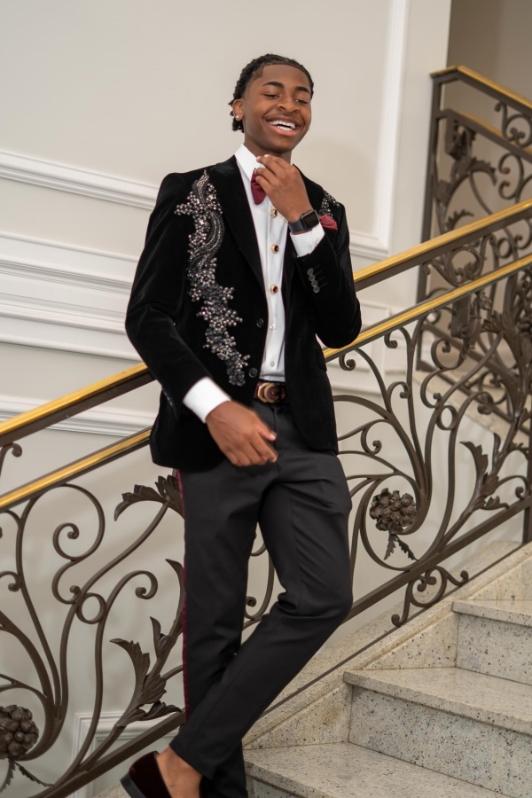 Black Velvet Peaked Lapel Two Pieces Men Suits with Appliques