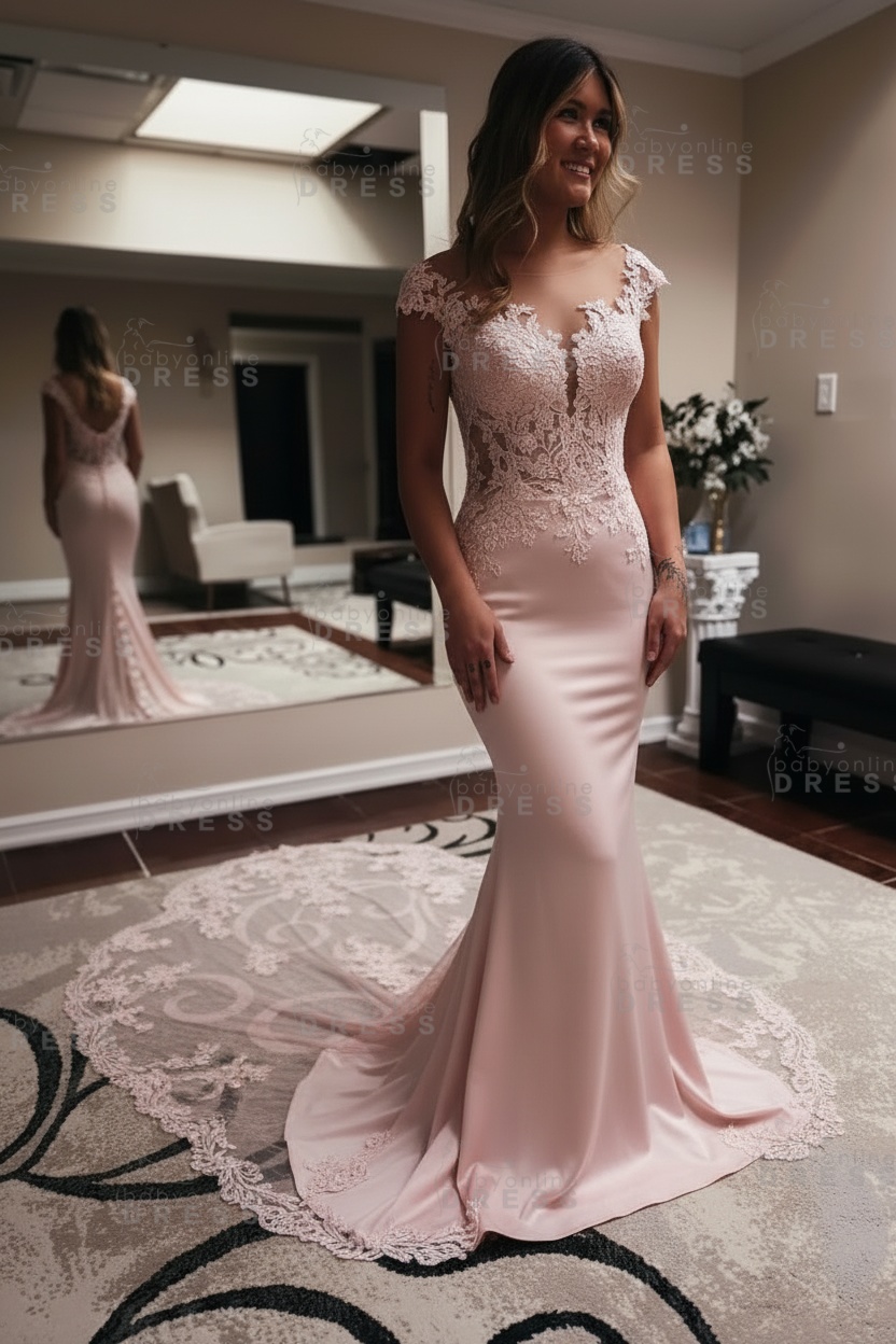 Elegent Sleeveless Chapel Train Mermaid Wedding Dress with Lace Appliques