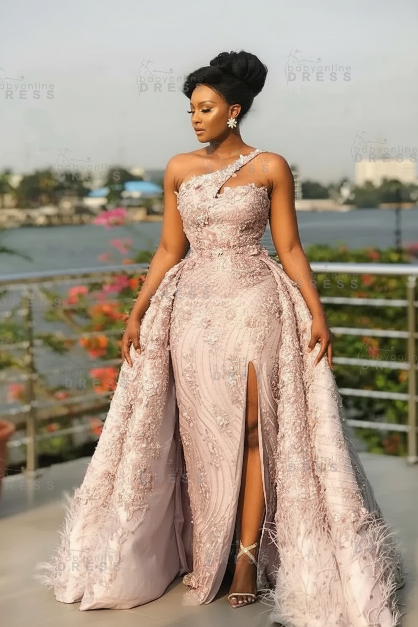 One-Shoulder Lace Appliques Mermaid Wedding Dress with Feathers