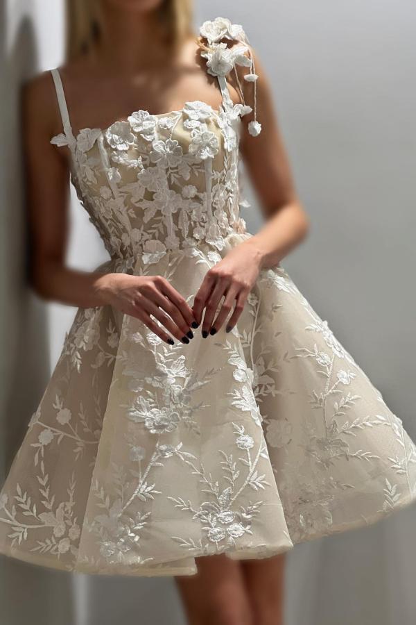 Luxurious Short Square Neck Spaghetti Straps Sleeveless A-Line Lace Prom Dresses with Appliques