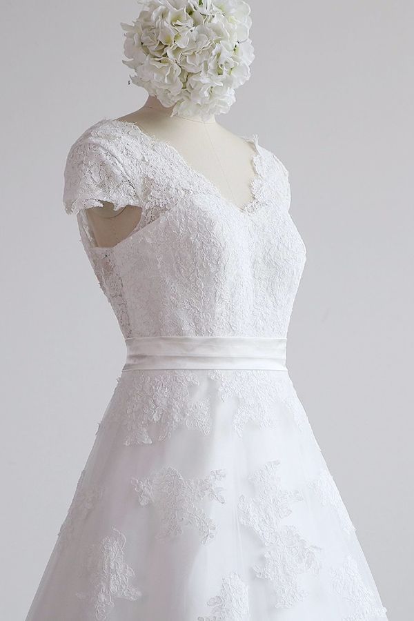 Cap sleeves Round neck White Lace Princess Wedding Dresses