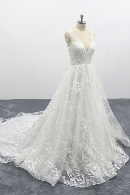 White Sweetheart Lace A-line princess Court Train Wedding Dress