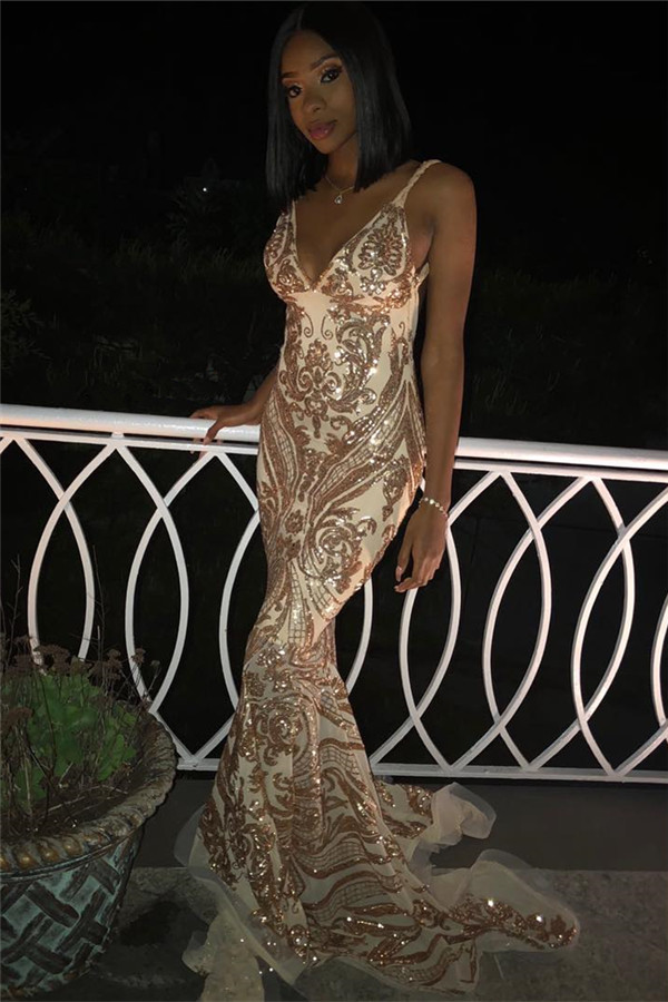 Sexy V-Neck Spaghetti Straps Sleeveless Gold Appliques Mermaid Prom Dresses