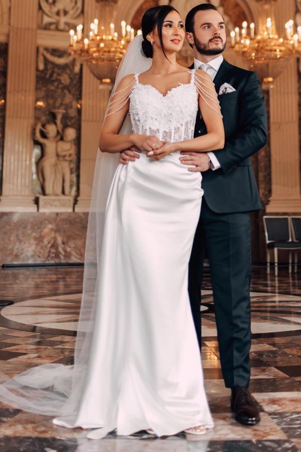 Sweetheart Lace Mermaid Sleeveless White Wedding Dresses