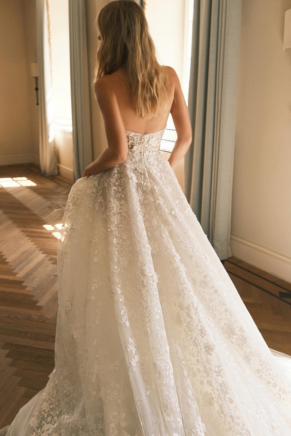 Sweetheart Tulle Lace Wedding Dresses A-line Sleeveless Bridal Dress with Appliques