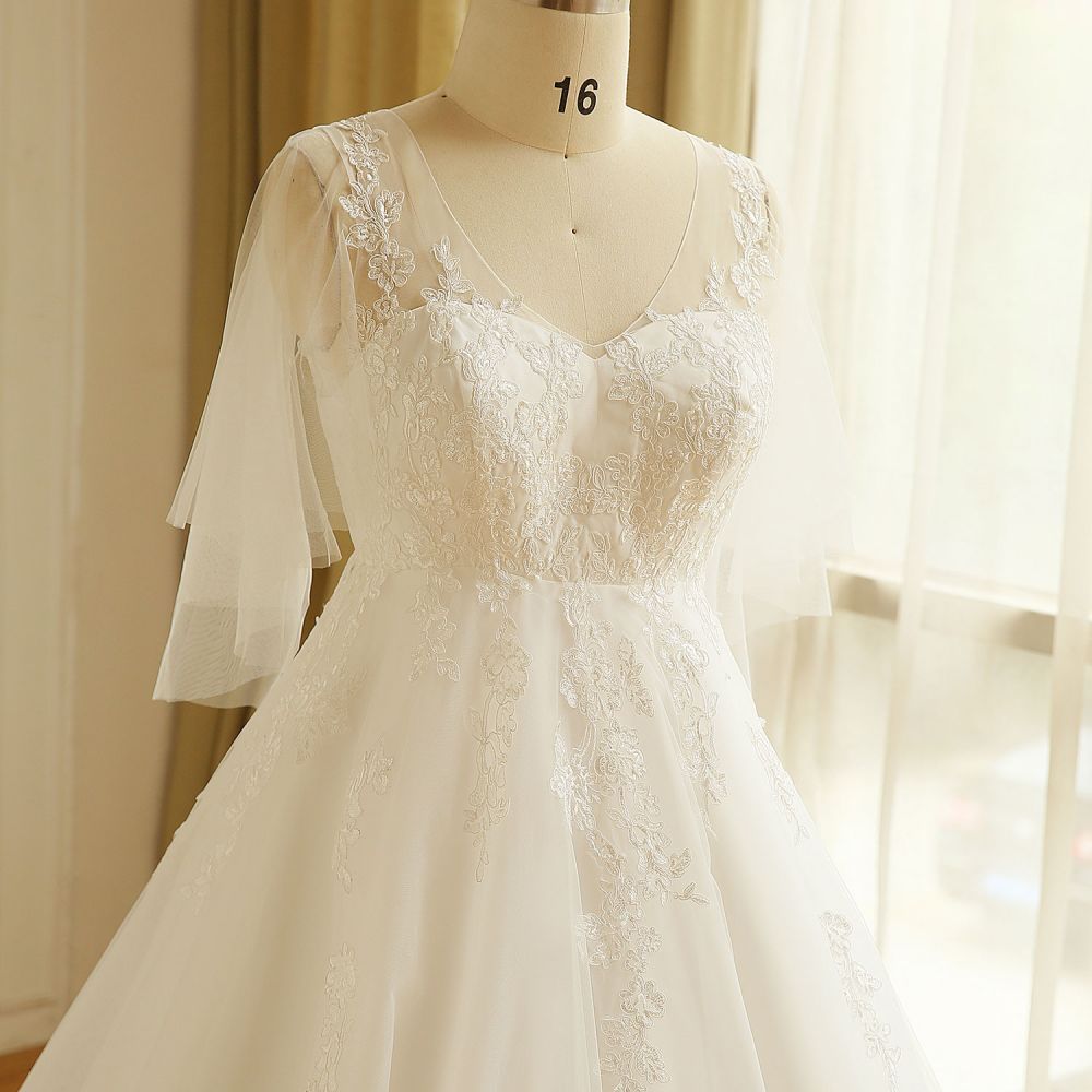 Elegant Plus Size Lace Wedding Dress A-line Floor Length V-neck Tulle Appliques Lace-up Poet Sleeves