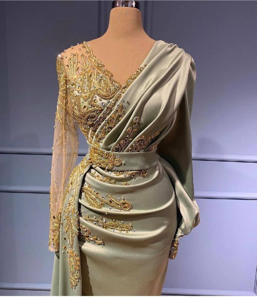 Mermaid Evening Dress Long Sleeves 3D Floral Appliques Satin V-Neck with Side Cape