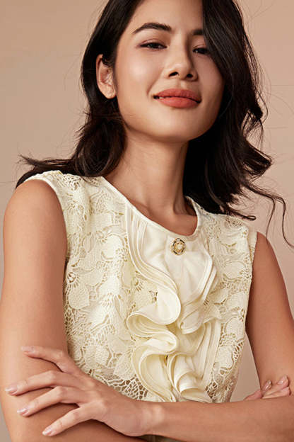 Yellow Strapless A-Line Lace Short Dresses