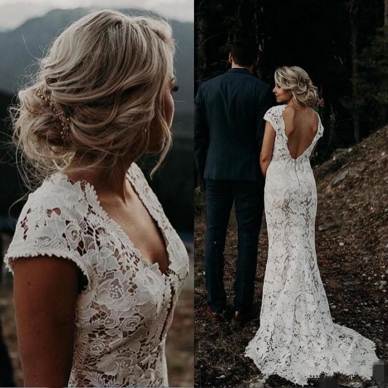 Keyhole open back hot beach wedding dress with court train
