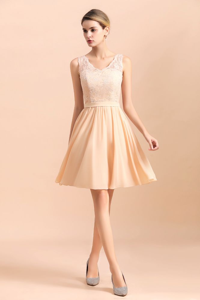 Cute Sleeveless Lace Knee Length Wedding Party Dress