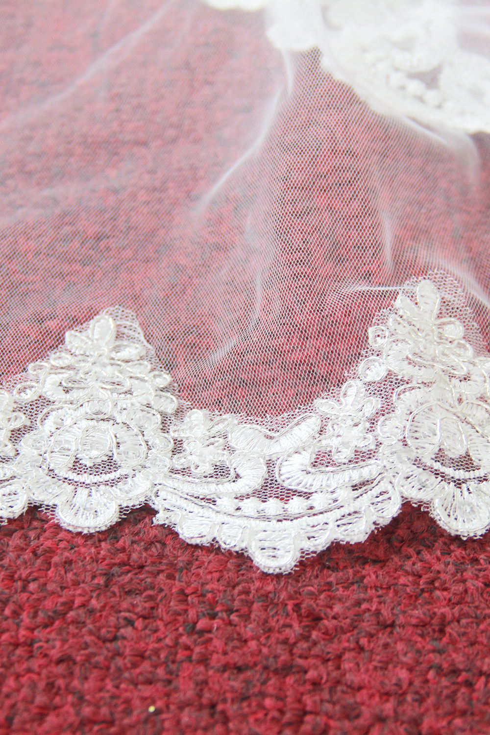 Elegant Tulle Wedding Veil with Delicate Lace Applique Border-Babyonlinewholesale
