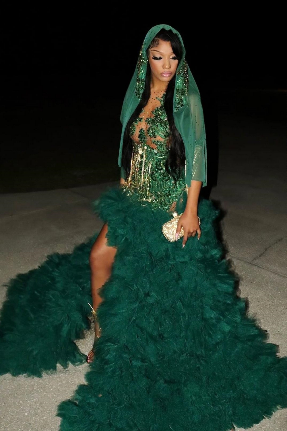 Gorgeous Sleeveless Beadings Mermaid Prom Dress Long with Veil High Split Emerald Green Evening Gown