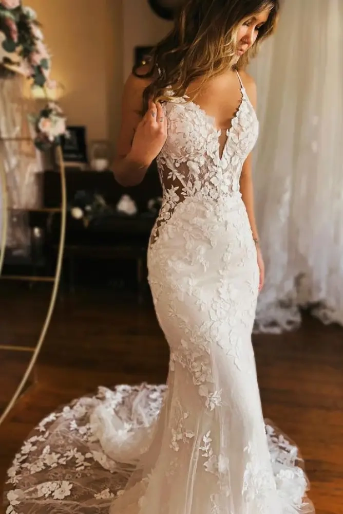 Elegent Spaghetti Straps V-neck Lace Floor-Length Mermaid Wedding Dresses