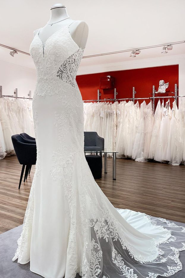 Straps V-neck Mermaid Lace Court Train Wedding Dresses