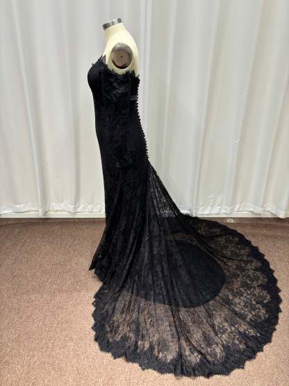 Black Off-The-Shoulder Lace Long Sleeves Mermaid Evening Dresses