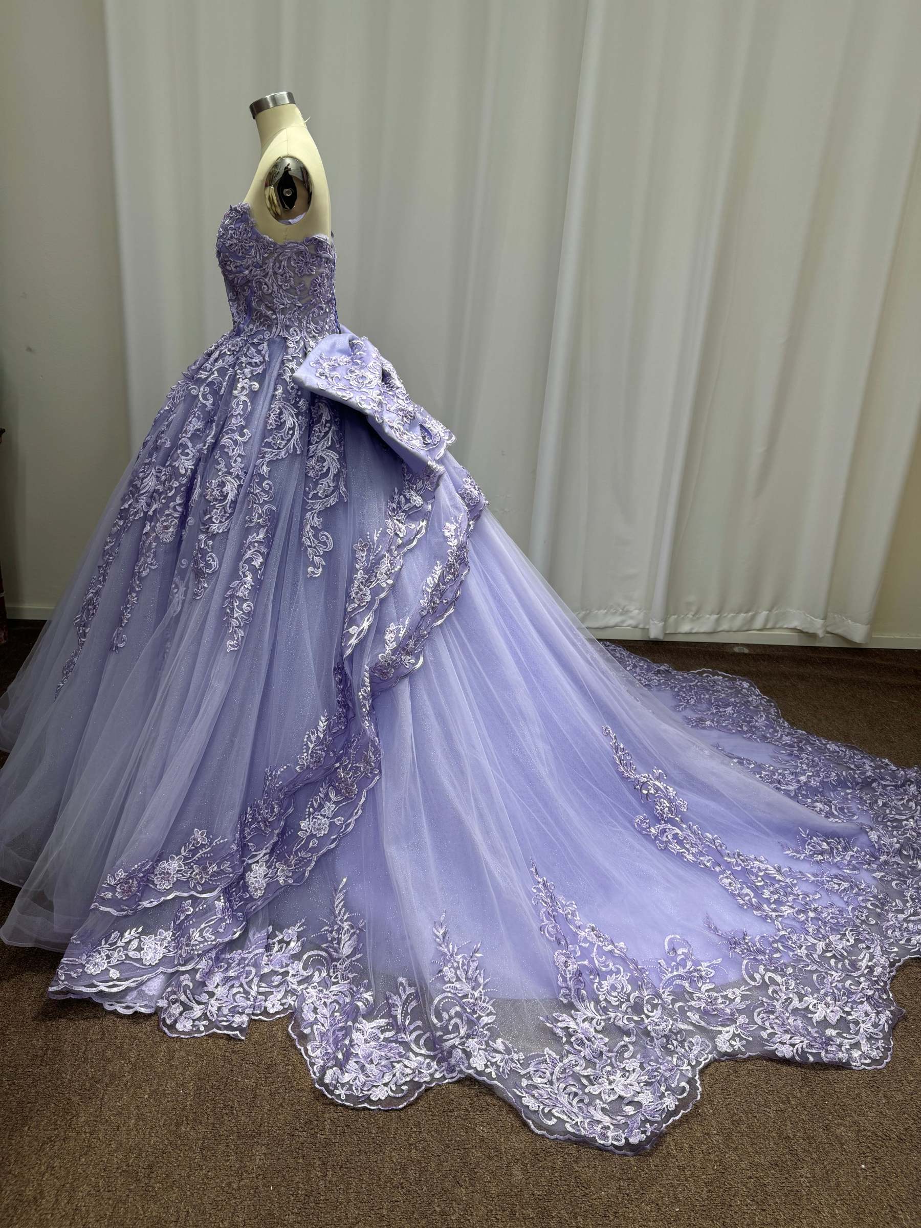 Lilac Strapless Tulle Applique A-line Prom Dresses Chapel Train
