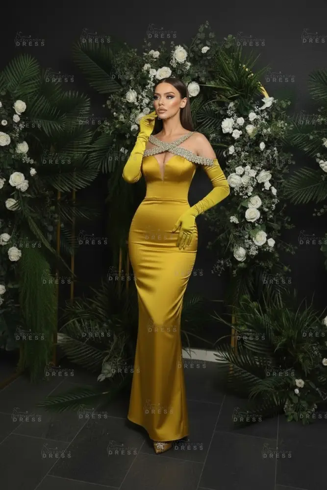Spaghetti Straps Crystals Column Satin Prom Dresses Floor Length