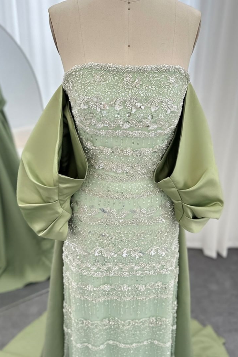 Gorgeous Strapless Glitter Beading Satin Mermaid Evening Gown with Ruffle Chapel Train