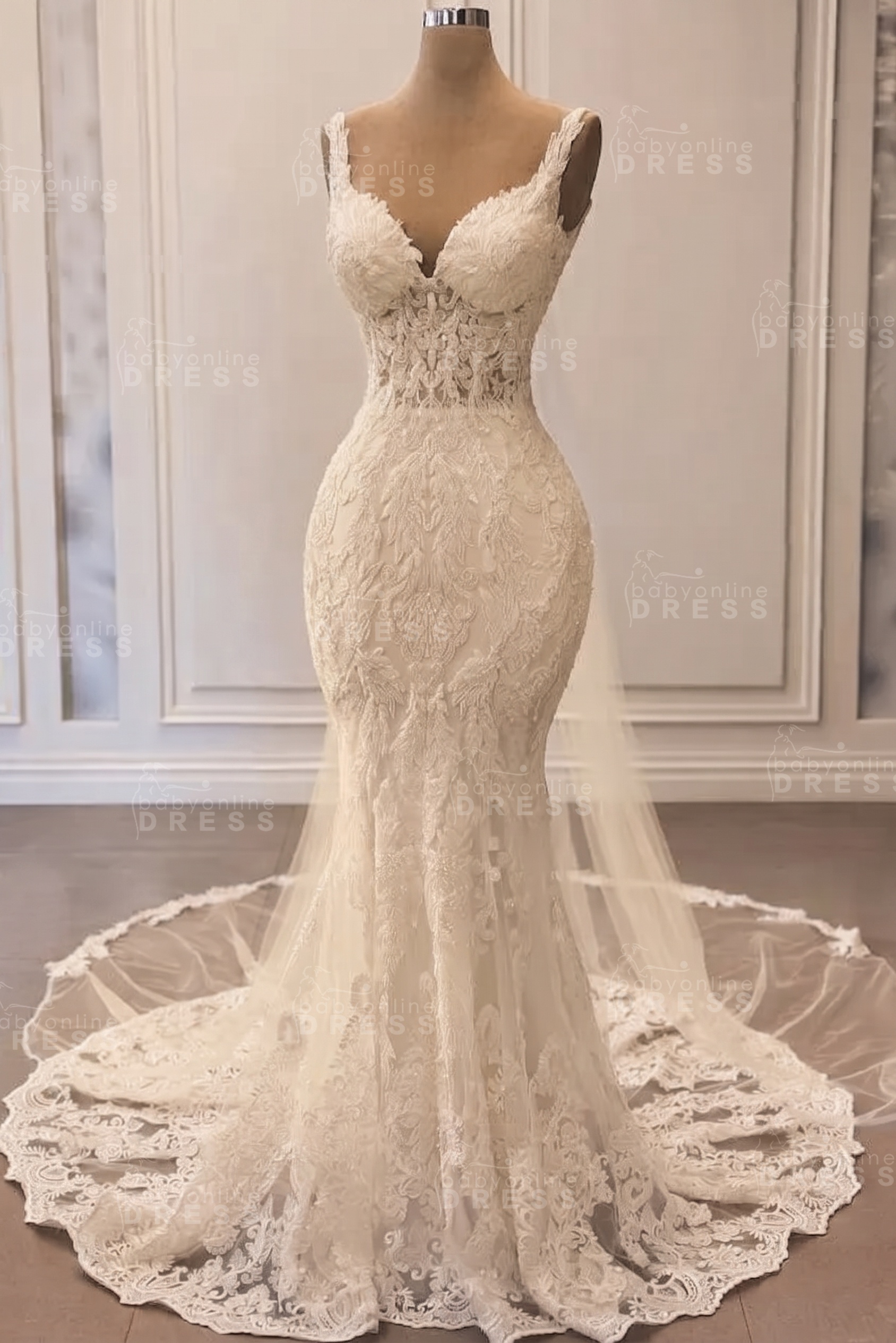 Classy Column Chapel  Mermaid Long Lace Wedding Dress with Straps