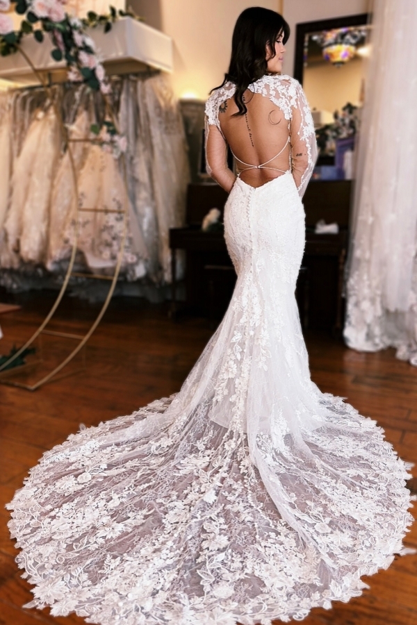 Long sleeves V-neck White Lace Wedding Dresses