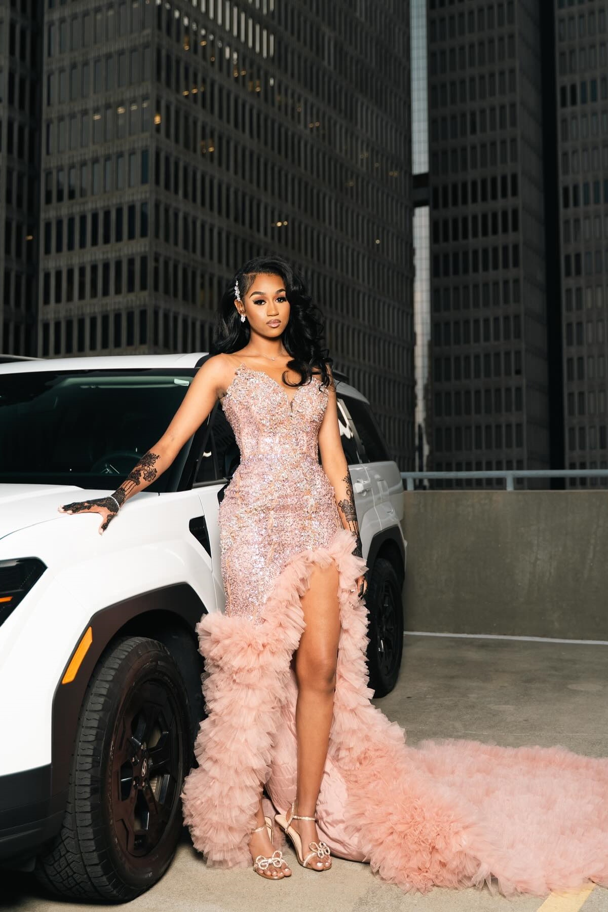 Luxury Strapless Sleeveless Sequins Mermaid Prom Dress with Train