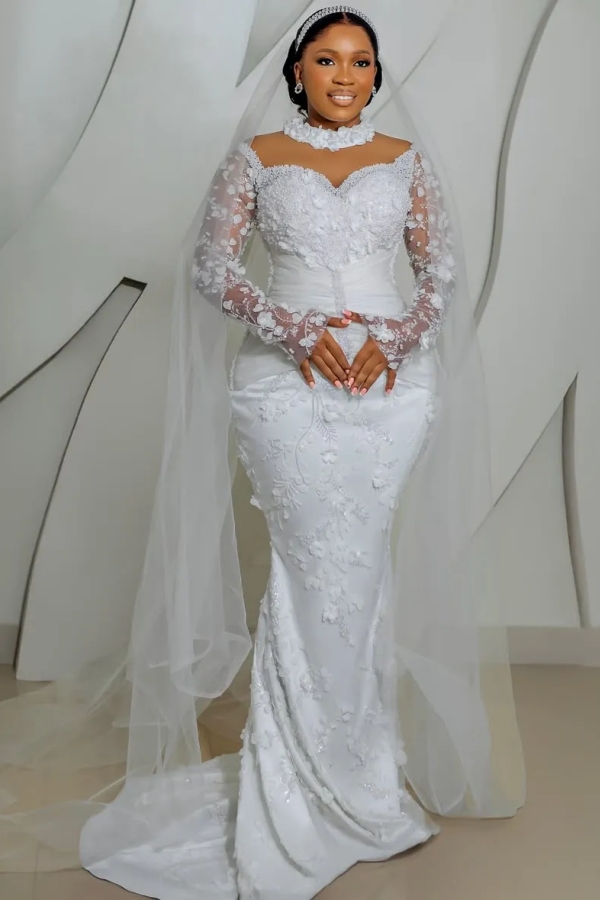 3D Flowers Crystals Mermaid Wedding Dresses Long Sleeves High Neck Illusion Beaded Lace Bridal Gowns with Appliques