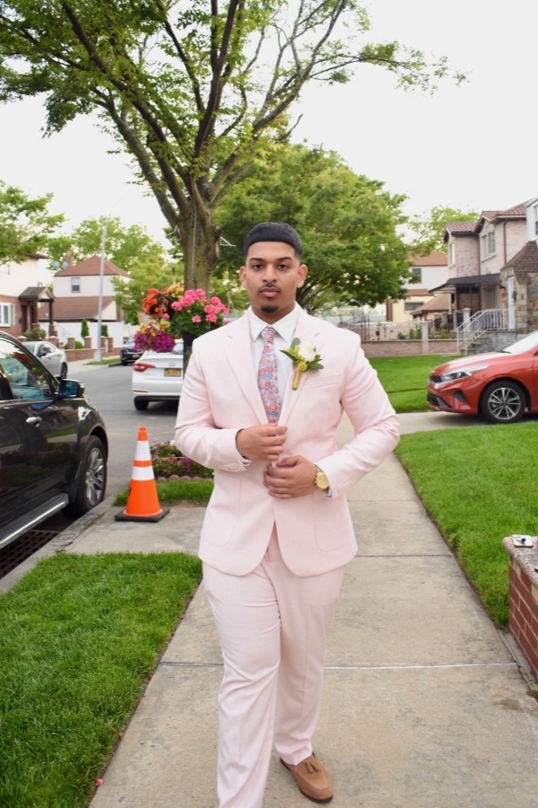 Pink Peaked Lapel Two Pieces Men Suits Regular Fit Prom Suits