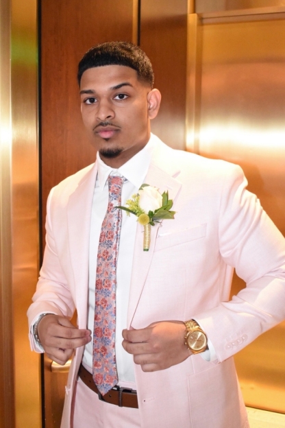 Pink Peaked Lapel Two Pieces Men Suits Regular Fit Prom Suits