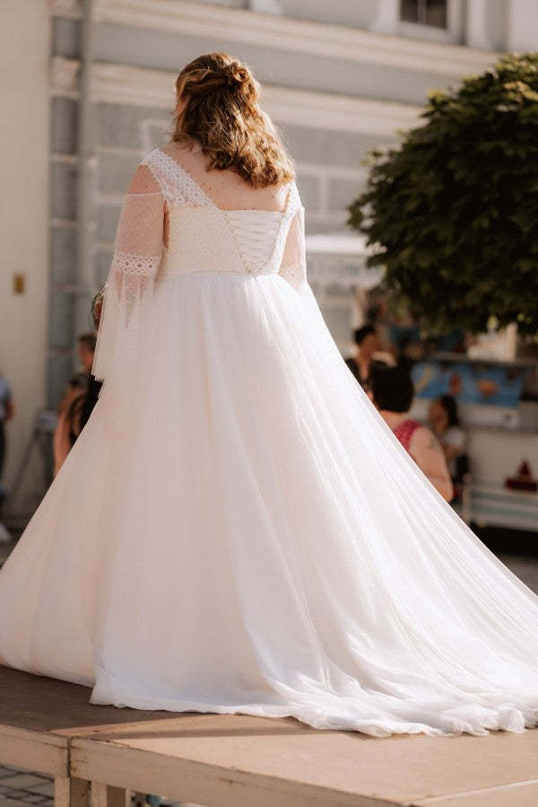 V-Neck A-Line Tulle Plus Size Wedding Dresses with Long Sleeves