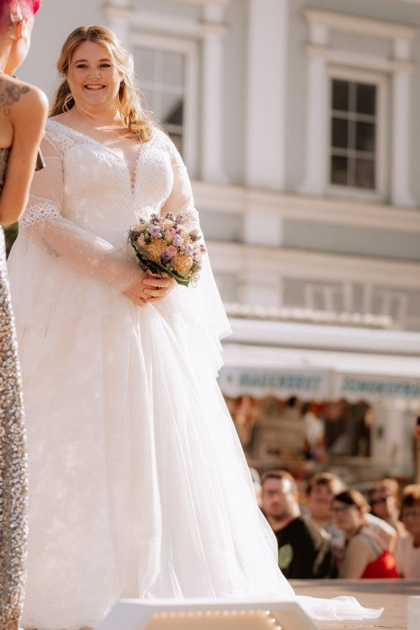 V-Neck A-Line Tulle Plus Size Wedding Dresses with Long Sleeves