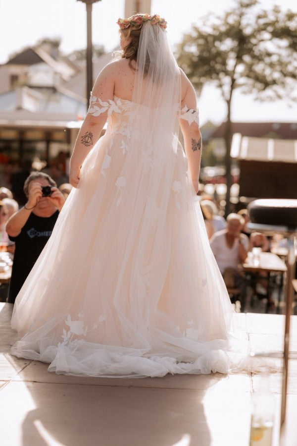 Off-the-Shoulder A-Line Tulle Plus Size Wedding Dresses