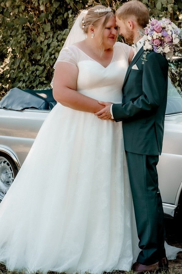 V-Neck Tulle A-Line Plus Size Wedding Dresses Short Sleeves