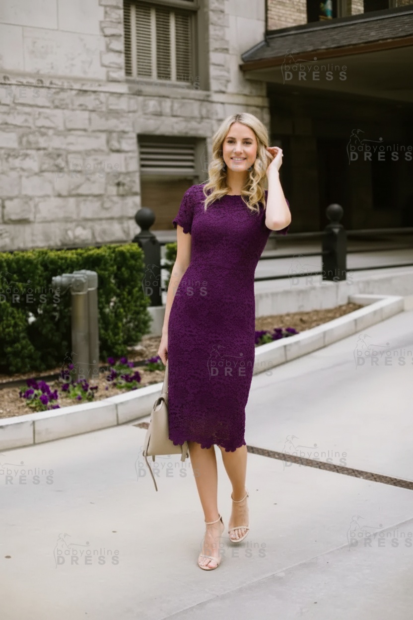 Elegant Short Knee-length Lace Homecoming Dresses with Short Sleeves