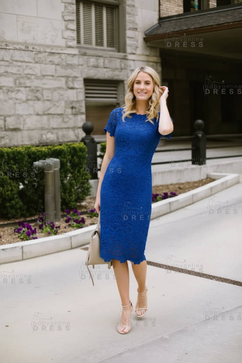 Elegant Short Knee-length Lace Homecoming Dresses with Short Sleeves